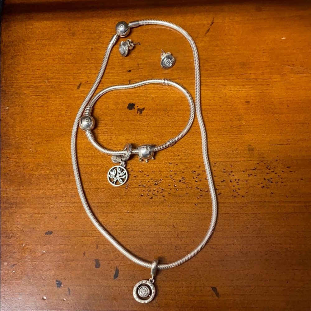 authentic Pandora - Picture 2 of 2